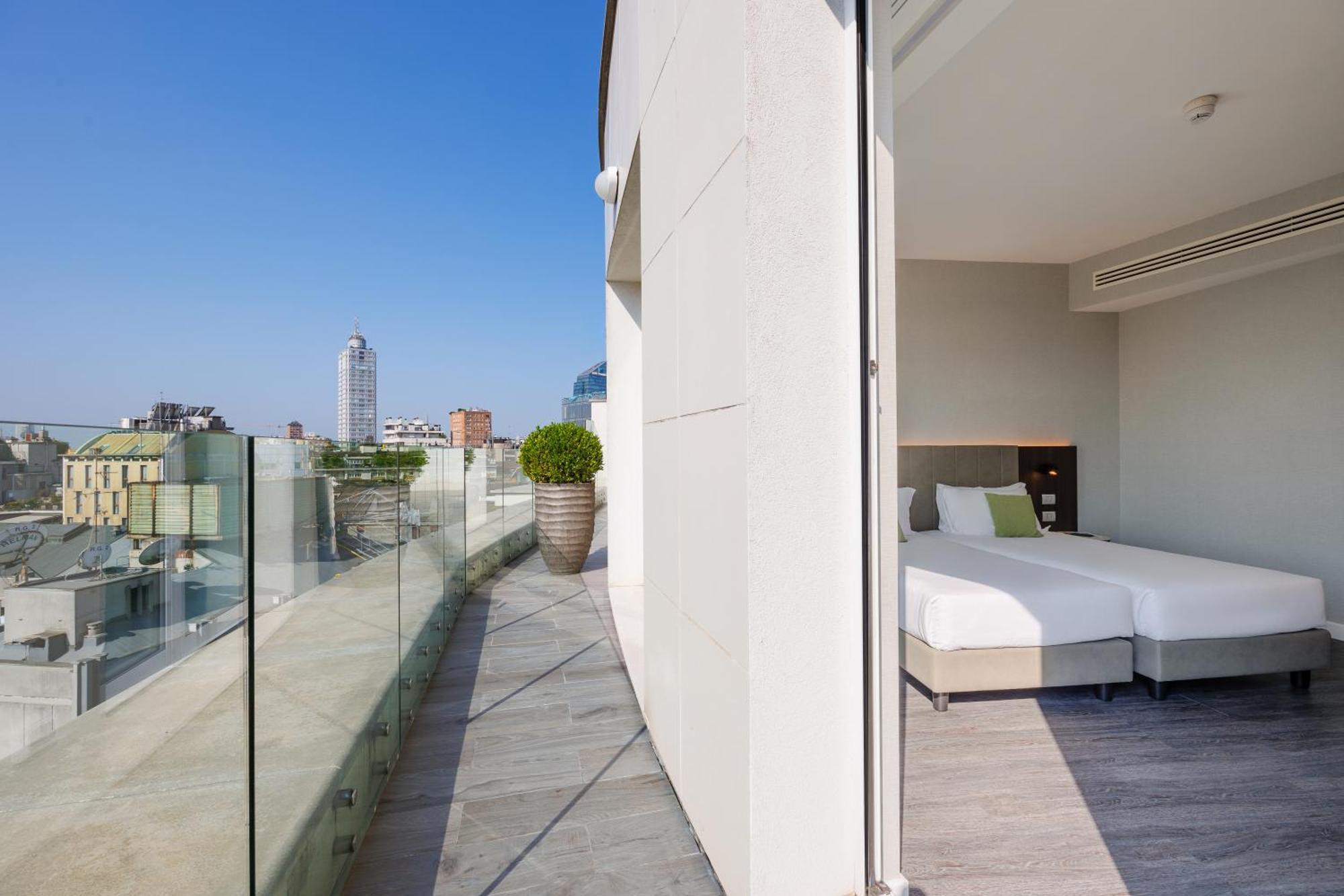Ih Hotels Milano Centrale Exterior photo