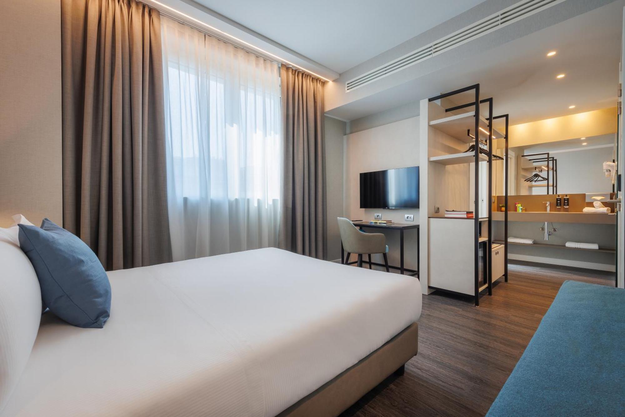 Ih Hotels Milano Centrale Exterior photo