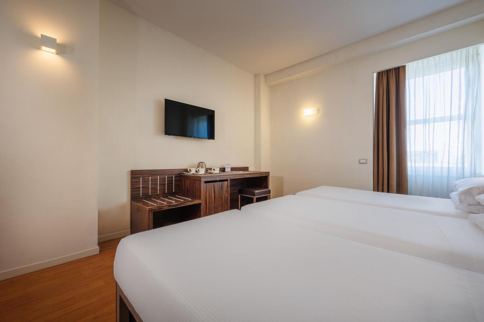 Ih Hotels Milano Centrale Exterior photo